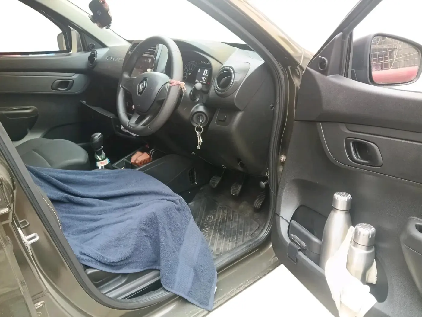 2024 Renault Kwid RXL 1.0 (O), Petrol, Manual, 8,824 km, interior
