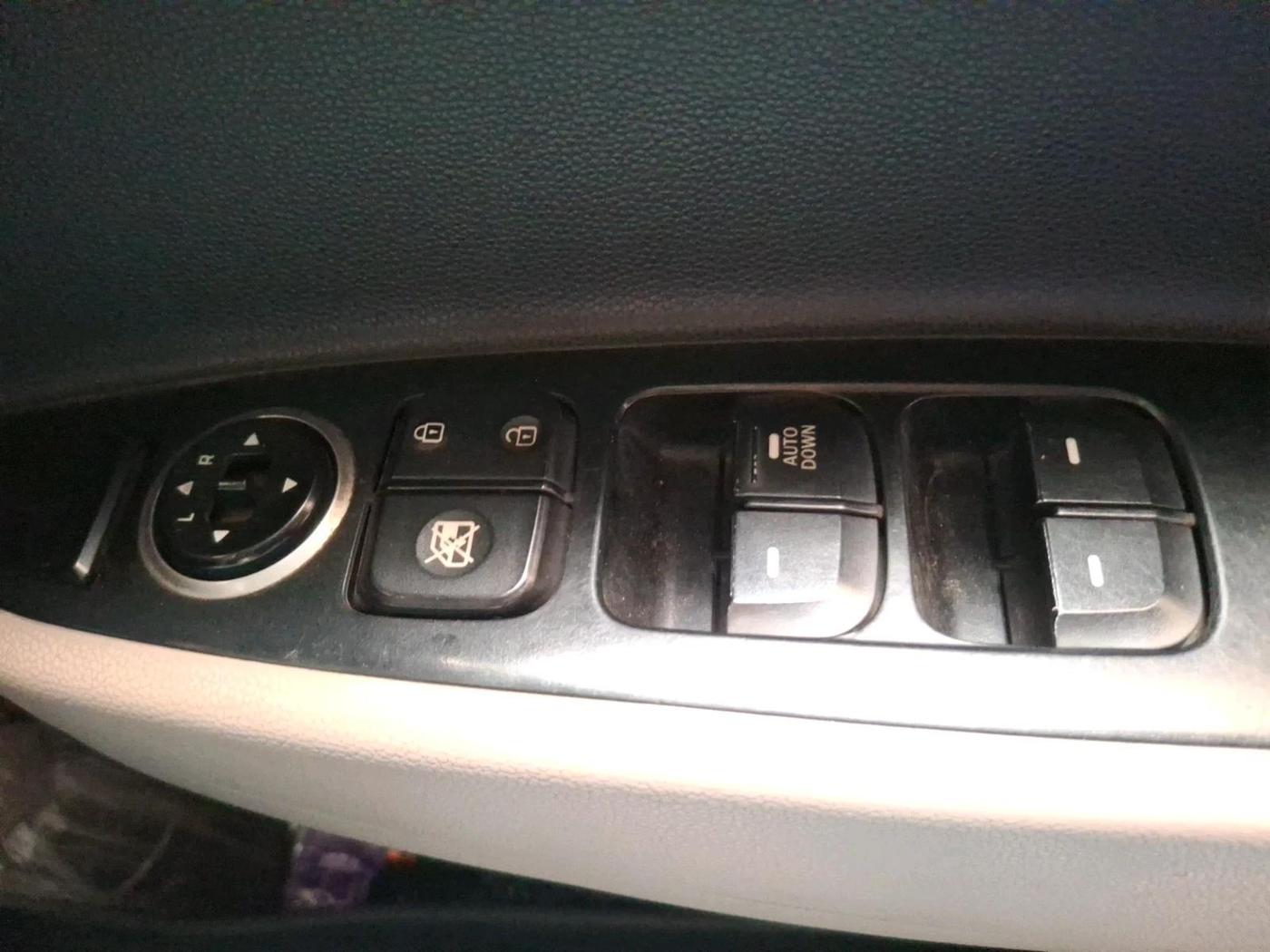 2014 Hyundai Xcent S 1.2, Petrol, Manual, 1,27,614 km, interior