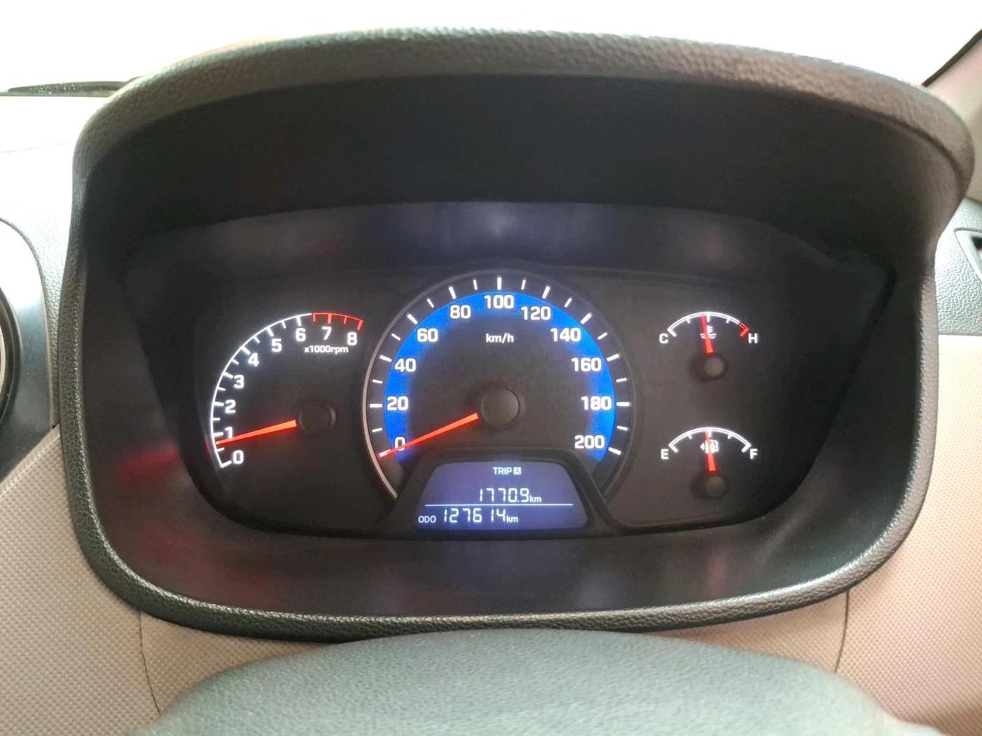 2014 Hyundai Xcent S 1.2, Petrol, Manual, 1,27,614 km, interior