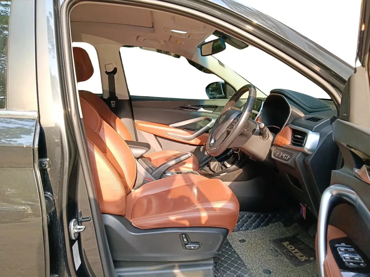 2020 MG HECTOR PLUS SHARP 1.5 PETROL TURBO HYBRID MT 6-STR, Petrol, Manual, 28,948 km, interior