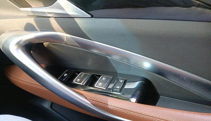 2020 MG HECTOR PLUS SHARP 1.5 PETROL TURBO HYBRID MT 6-STR, Petrol, Manual, 28,948 km, interior