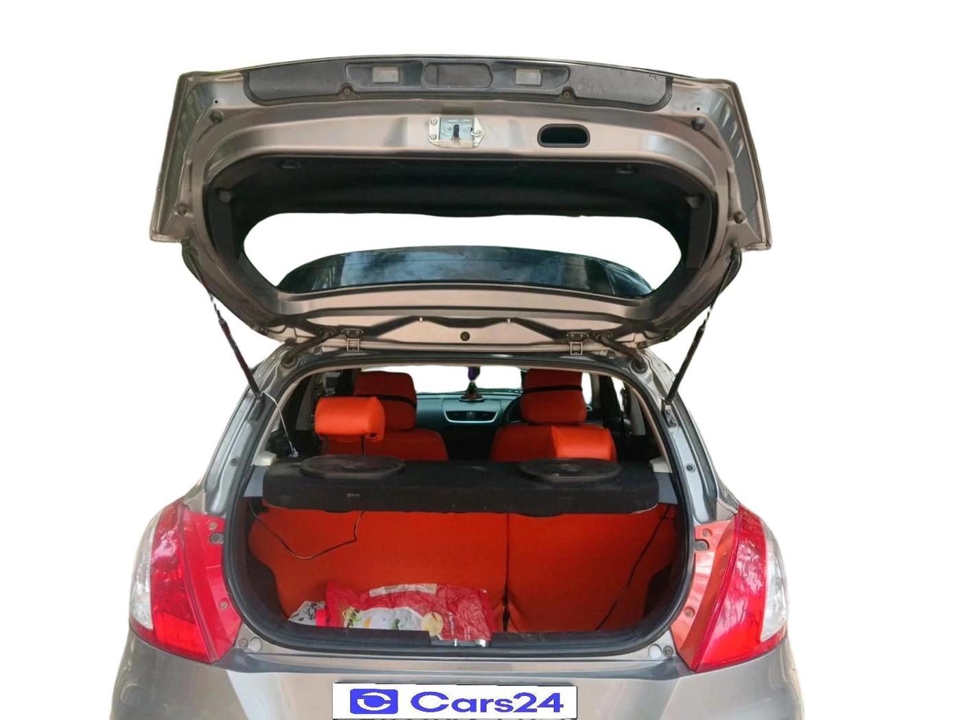 2017 Maruti Swift LXI (O), Petrol, Manual, 63,189 km, exterior