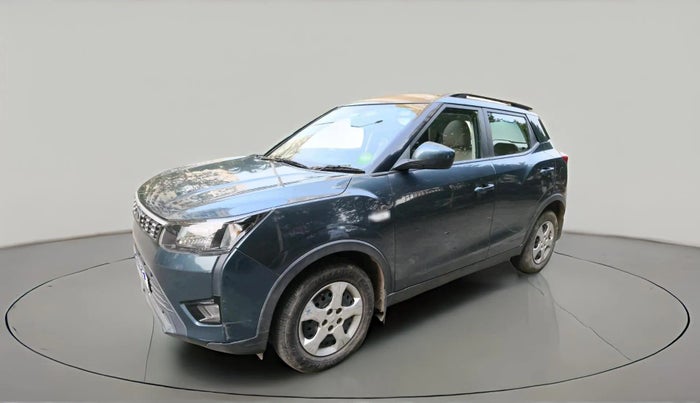 2022 Mahindra XUV300 W6 1.2 PETROL, Petrol, Manual, 19,173 km, exterior