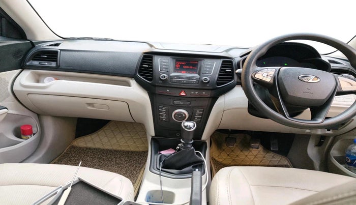 2022 Mahindra XUV300 W6 1.2 PETROL, Petrol, Manual, 19,173 km, interior