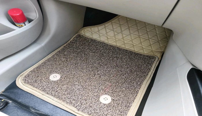 2022 Mahindra XUV300 W6 1.2 PETROL, Petrol, Manual, 19,173 km, interior