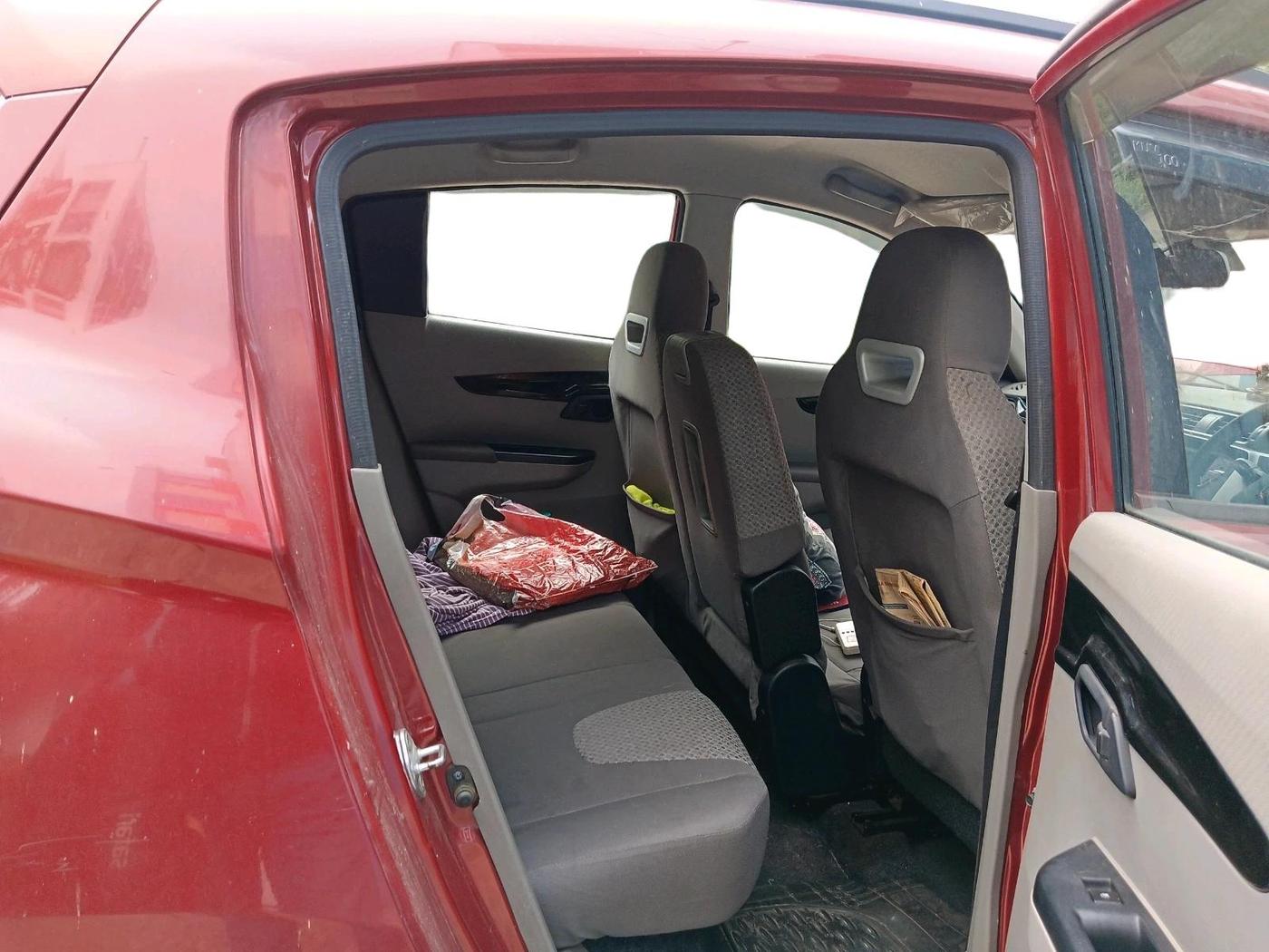 2016 Mahindra Kuv100 K6 6 STR, Petrol, Manual, 38,080 km, interior