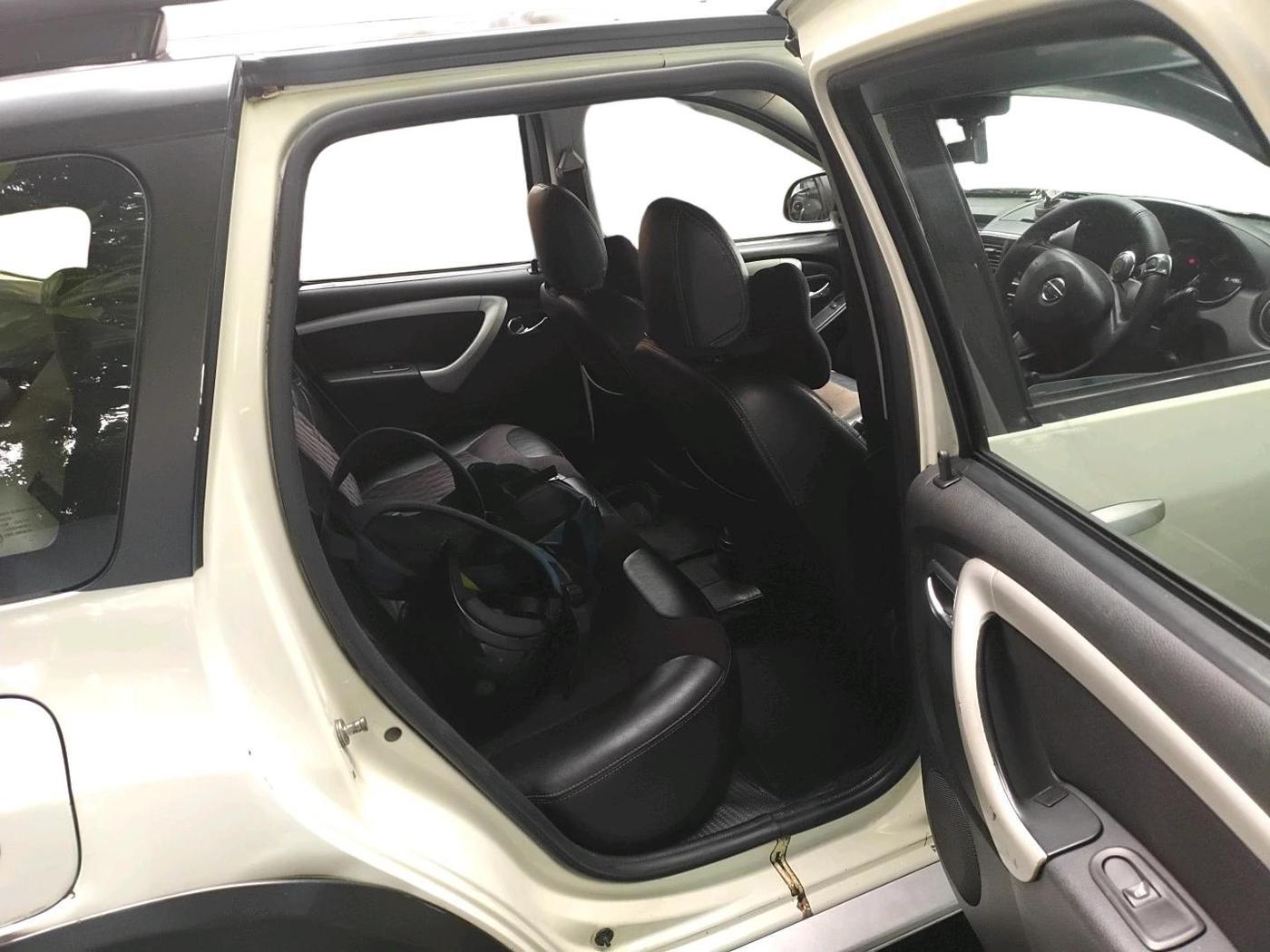 2018 Nissan Terrano  XL D Plus, Diesel, Manual, 1,51,496 km, interior