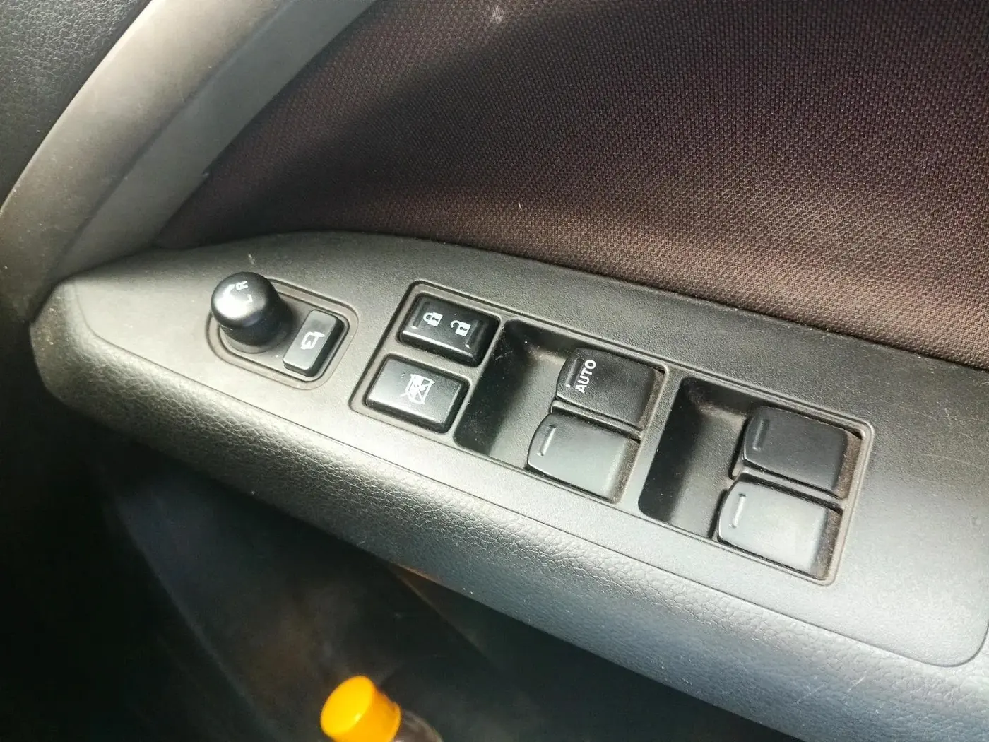 2023 Maruti BREZZA ZXI + SMART HYBRID DUAL TONE, Petrol, Manual, 56,370 km, interior