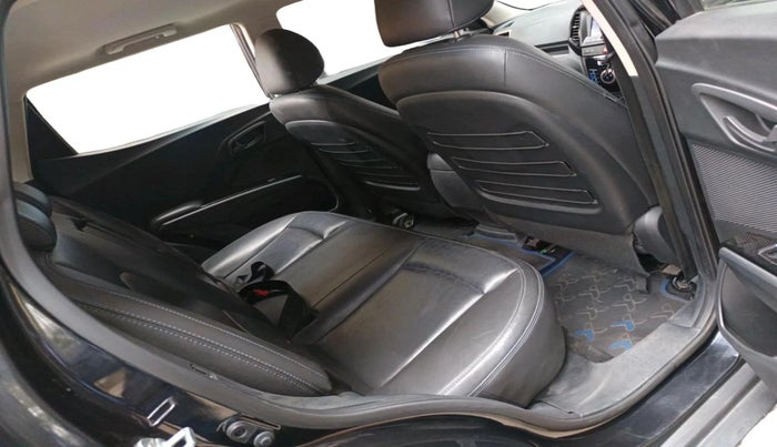 2023 Mahindra XUV400 EL 7.2 KW, Electric, Automatic, 48,213 km, interior