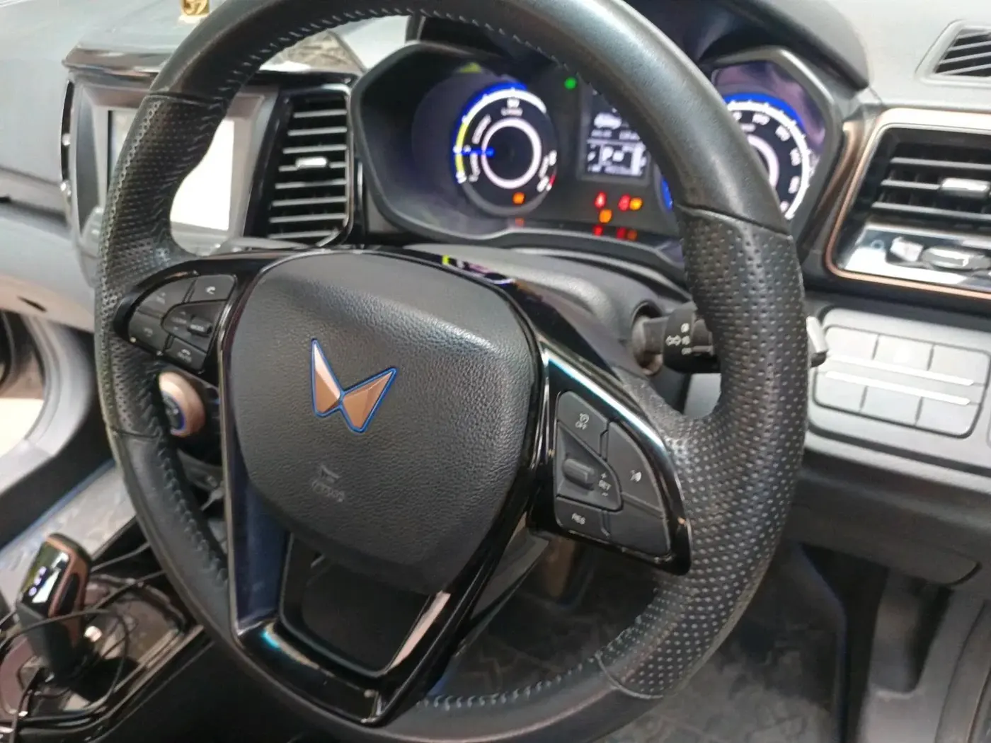 2023 Mahindra XUV400 EL 7.2 KW, Electric, Automatic, 48,213 km, interior