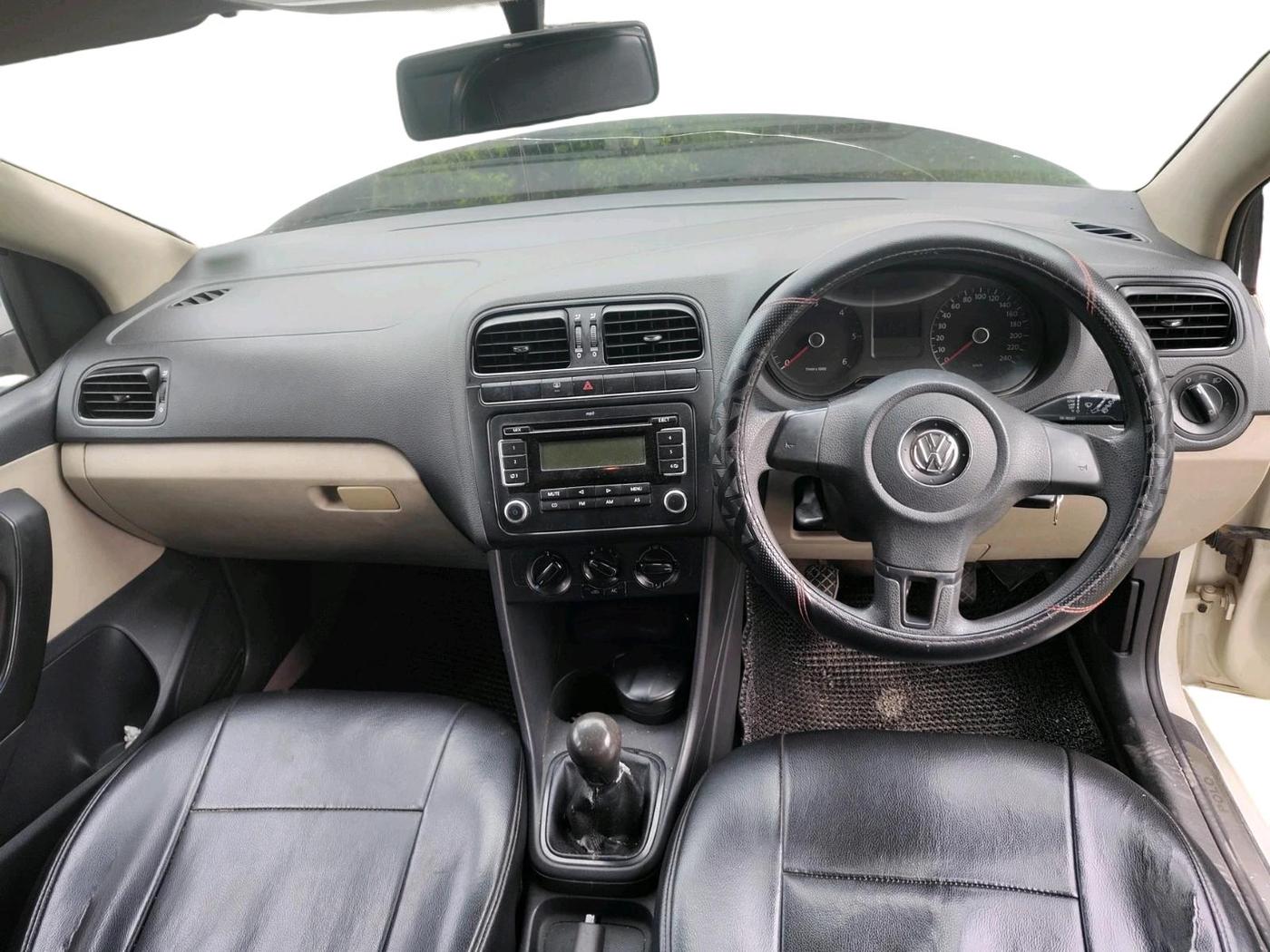 2012 Volkswagen Polo COMFORTLINE 1.2L, Diesel, Manual, 1,68,670 km, interior