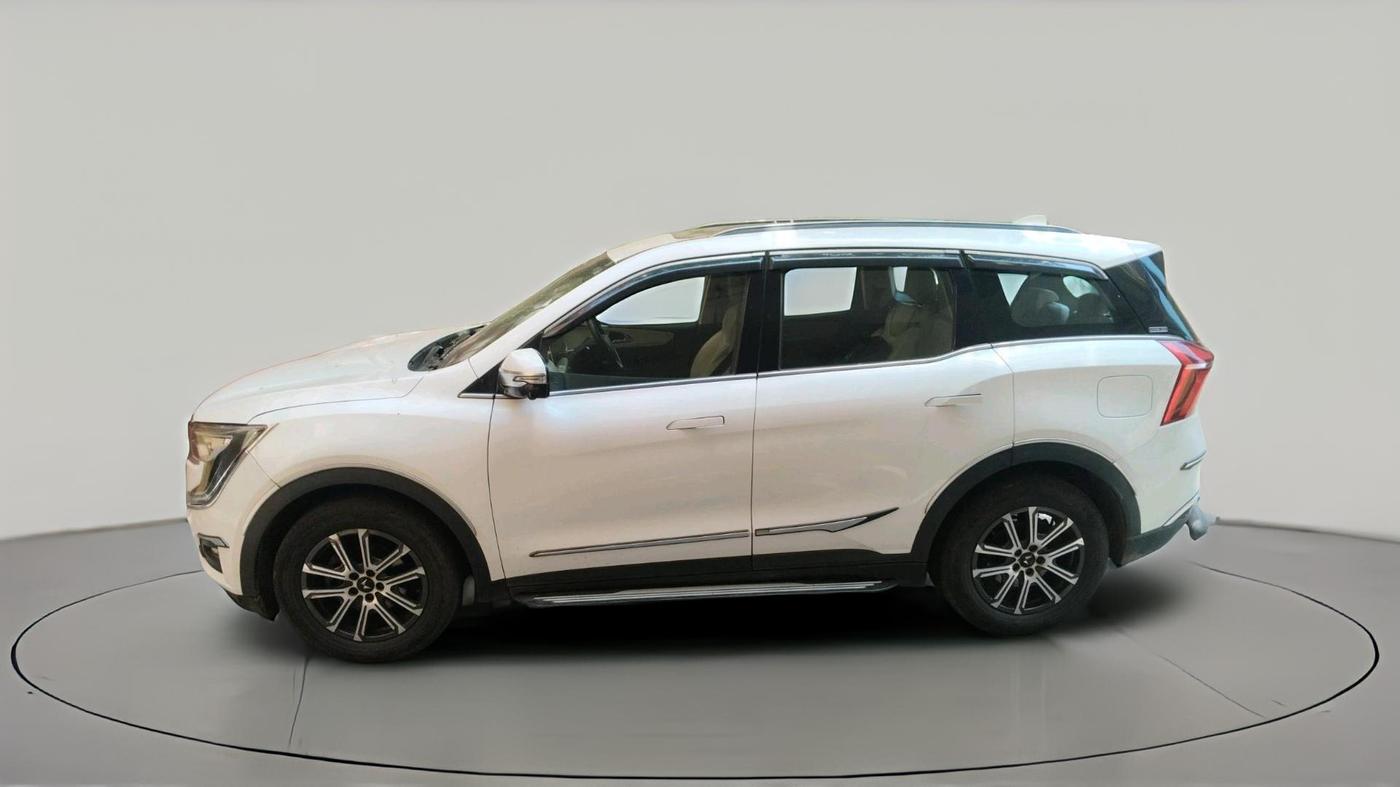 2024 Mahindra XUV700 AX 7 LUXURY D MT 7 STR, Diesel, Manual, 30,895 km, exterior