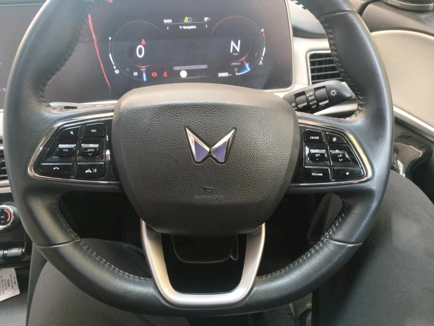 2024 Mahindra XUV700 AX 7 LUXURY D MT 7 STR, Diesel, Manual, 30,895 km, interior