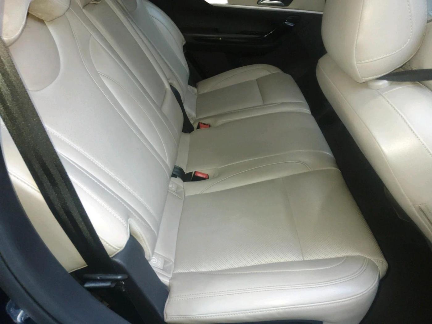 2023 Mahindra XUV700 AX 7 P MT 7 STR, Petrol, Manual, 22,409 km, interior