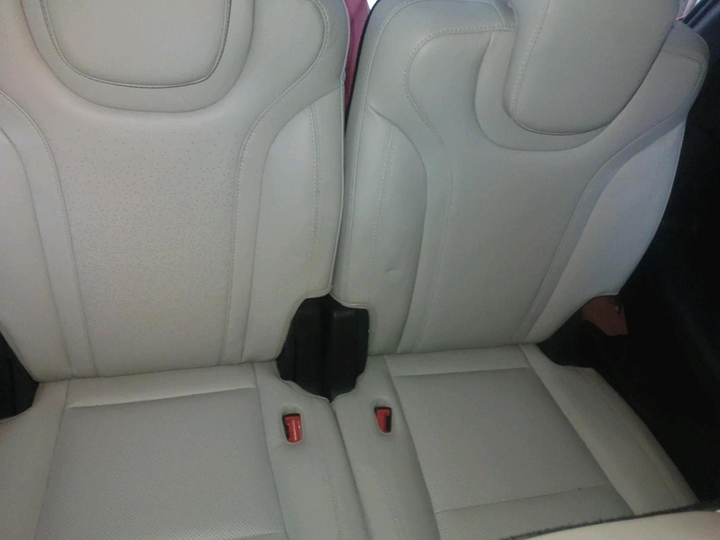 2023 Mahindra XUV700 AX 7 P MT 7 STR, Petrol, Manual, 22,409 km, interior