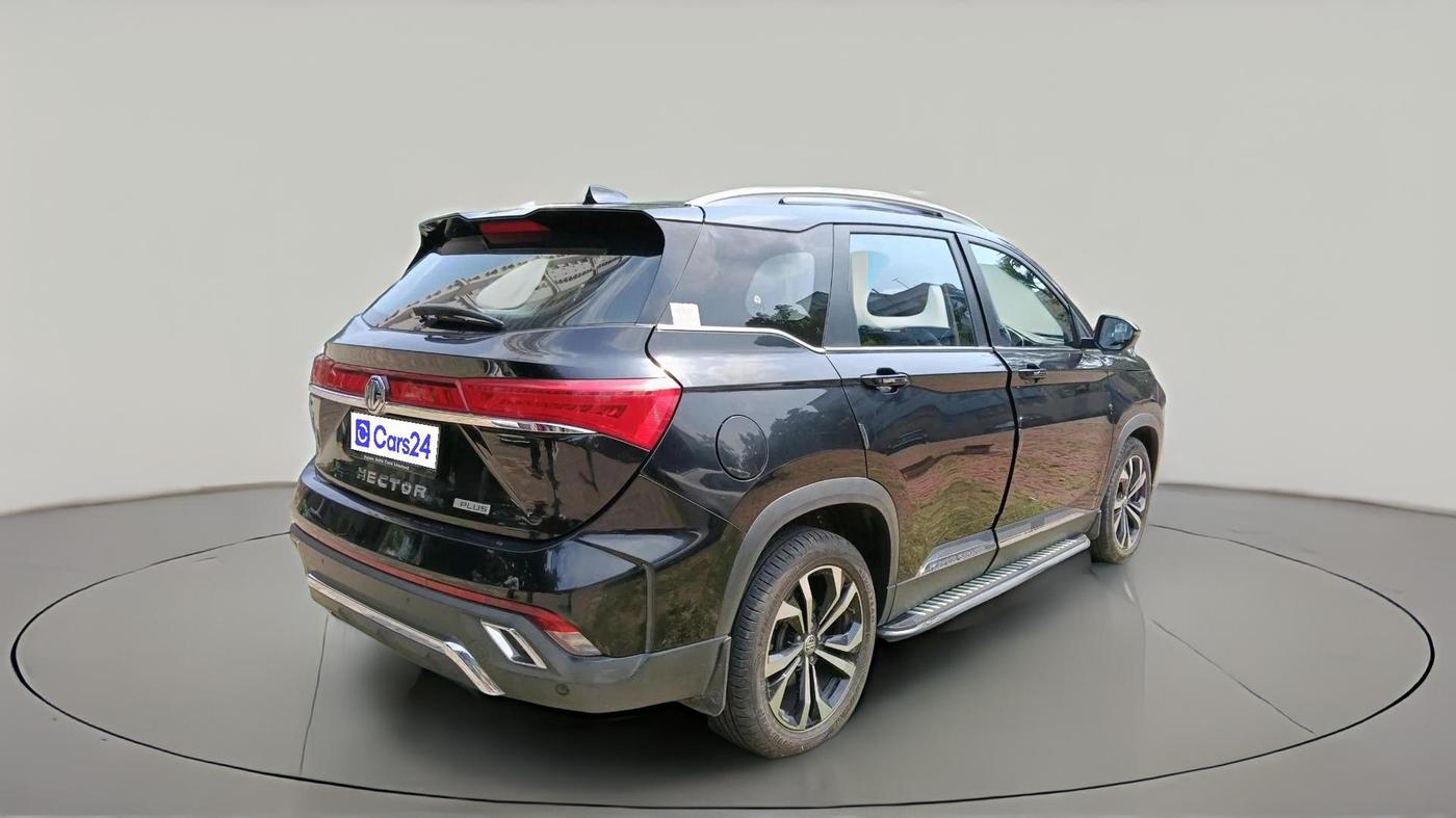 2024 MG HECTOR PLUS SHARP PRO 1.5 PETROL TURBO CVT 7 STR, Petrol, Automatic, 20,469 km, exterior