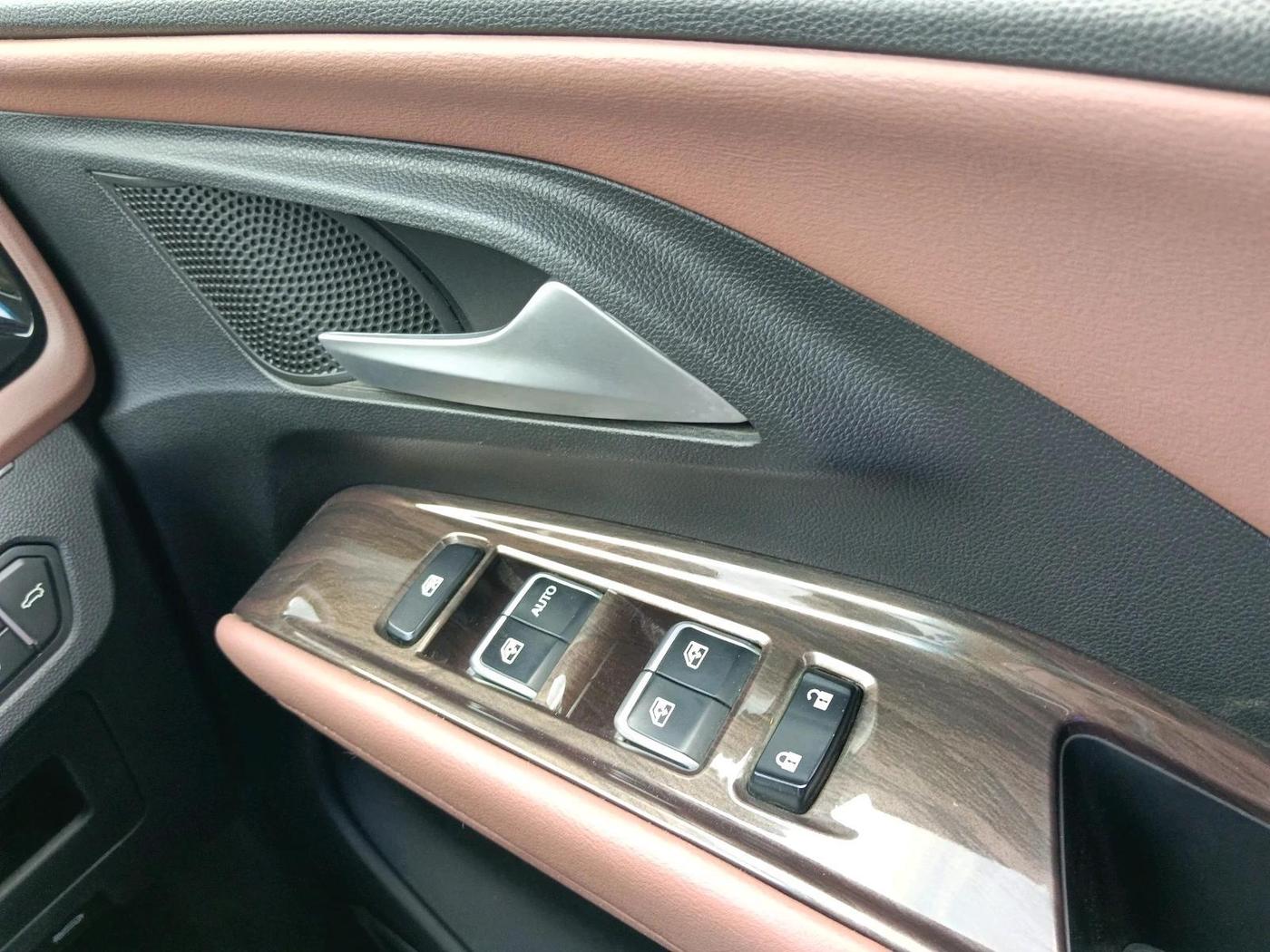 2024 MG HECTOR PLUS SHARP PRO 1.5 PETROL TURBO CVT 7 STR, Petrol, Automatic, 20,469 km, interior