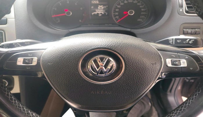 2017 Volkswagen Ameo HIGHLINE1.2L PLUS 16 ALLOY, Petrol, Manual, 52,595 km, interior