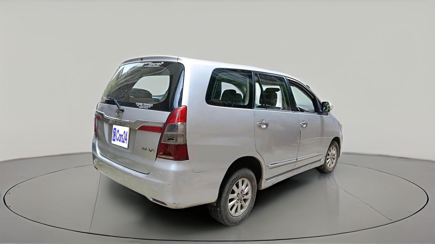 2014 Toyota Innova 2.5 VX 8 STR, Diesel, Manual, 78,759 km, exterior
