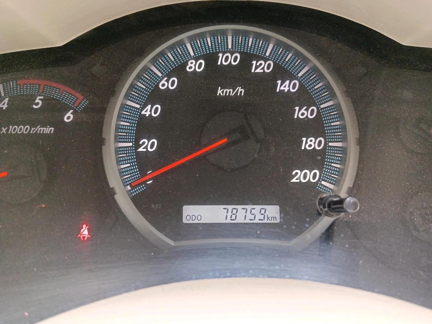 2014 Toyota Innova 2.5 VX 8 STR, Diesel, Manual, 78,759 km, interior