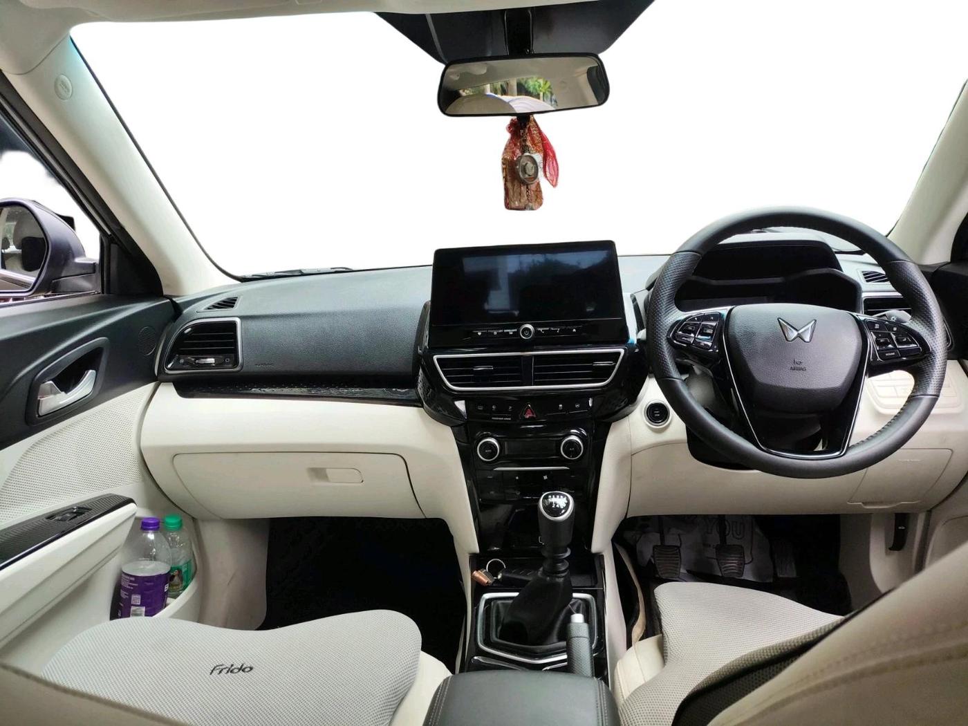2024 Mahindra XUV 3XO AX5 1.5 Turbo Diesel, Diesel, Manual, 10,118 km, interior