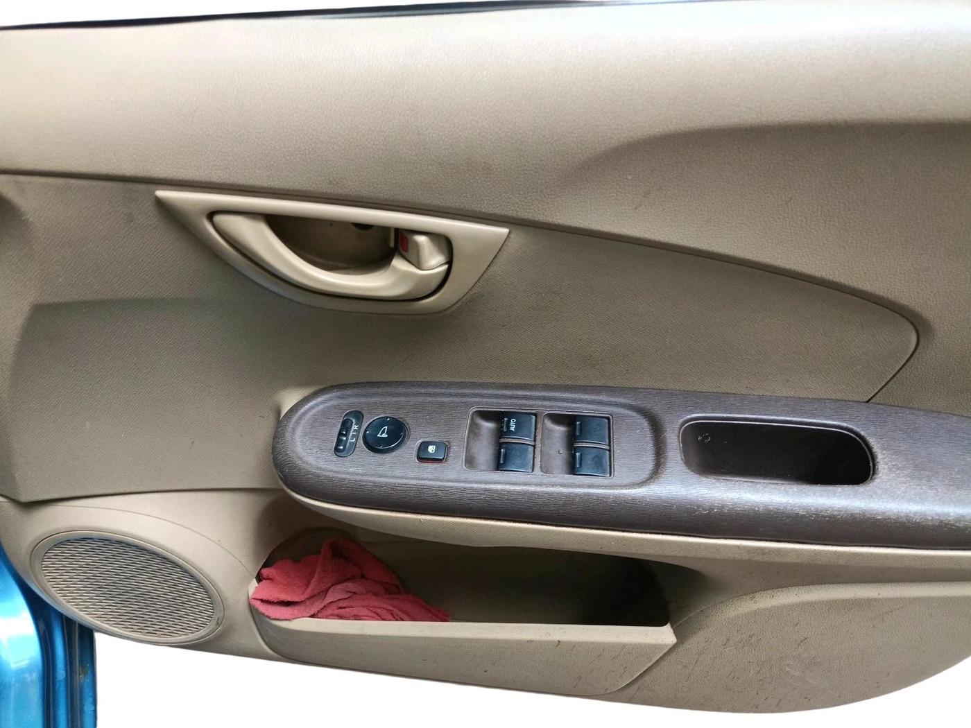 2013 Honda Amaze 1.5L I-DTEC S, Diesel, Manual, 93,100 km, interior