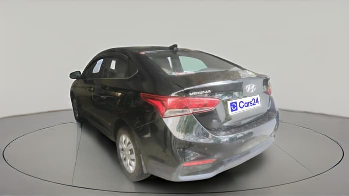 2018 Hyundai Verna 1.4 EX PETROL, Petrol, Manual, 80,421 km, exterior
