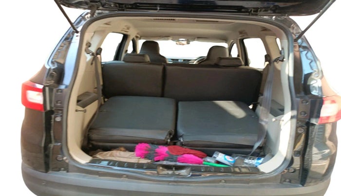 2024 Renault TRIBER RXT, Petrol, Manual, 5,810 km, exterior