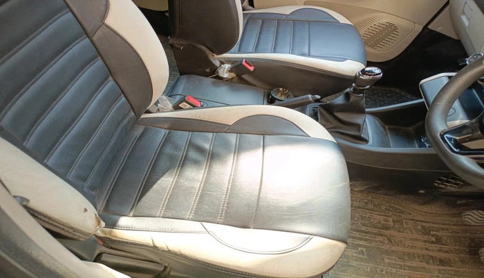 2024 Renault TRIBER RXT, Petrol, Manual, 5,810 km, interior