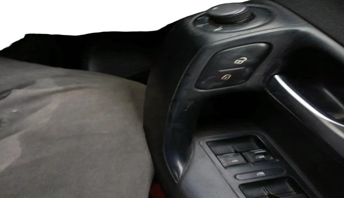 2015 Volkswagen Polo HIGHLINE1.5L, Diesel, Manual, 89,896 km, interior