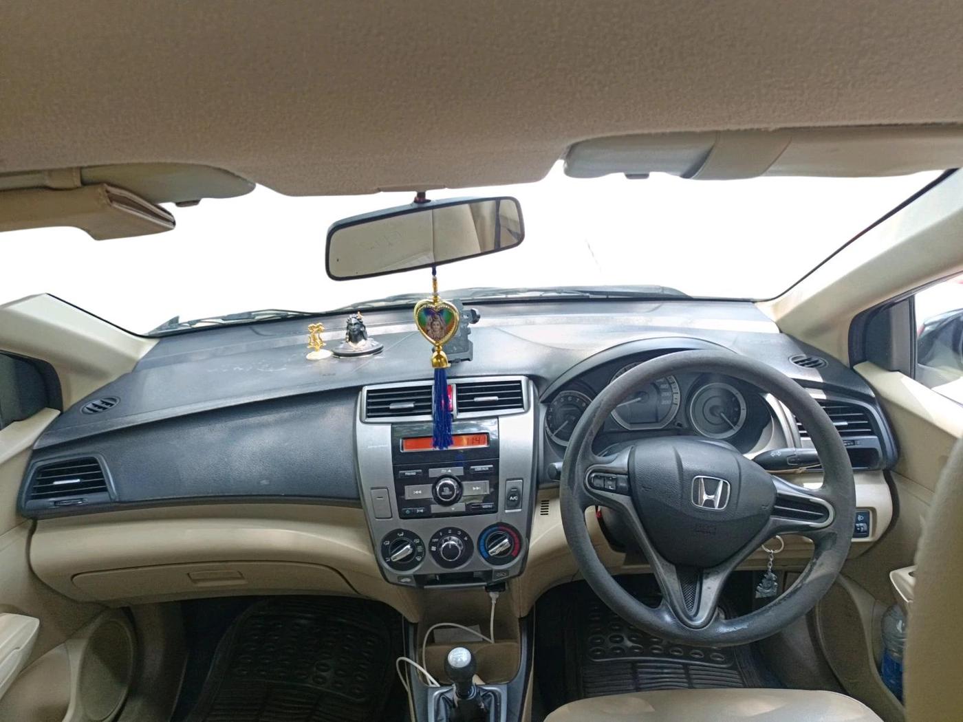 2013 Honda City 1.5L I-VTEC S MT, Petrol, Manual, 1,54,170 km, interior