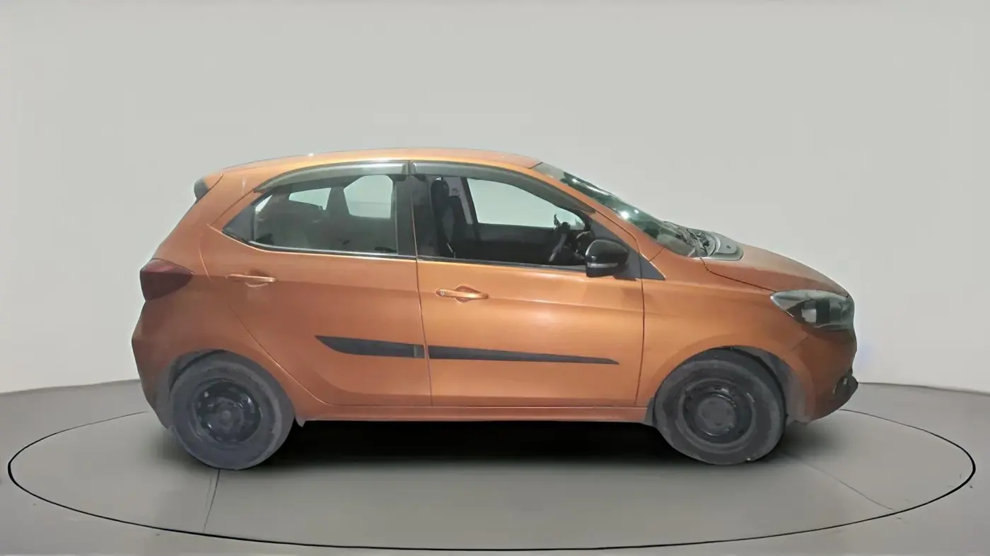 2017 Tata Tiago XZ PETROL, Petrol, Manual, 69,460 km, exterior