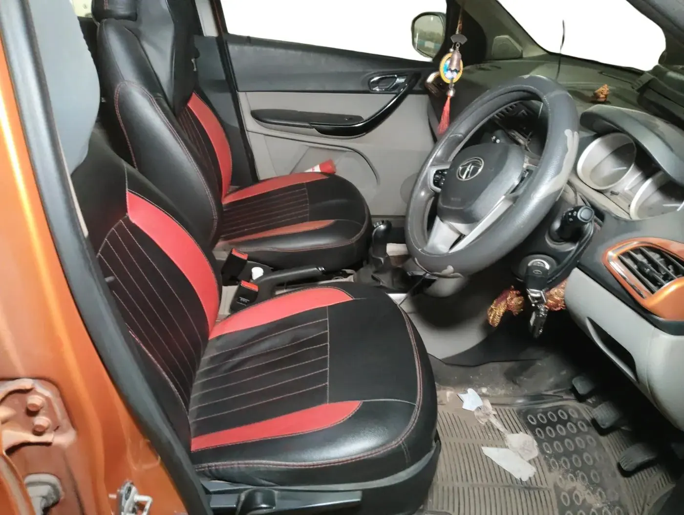 2017 Tata Tiago XZ PETROL, Petrol, Manual, 69,460 km, interior