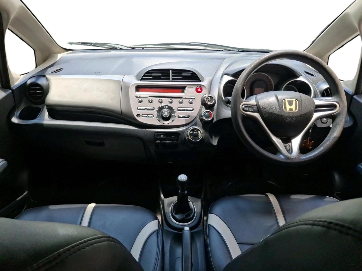 2011 Honda Jazz 1.2L I-VTEC X, Petrol, Manual, 53,333 km, interior