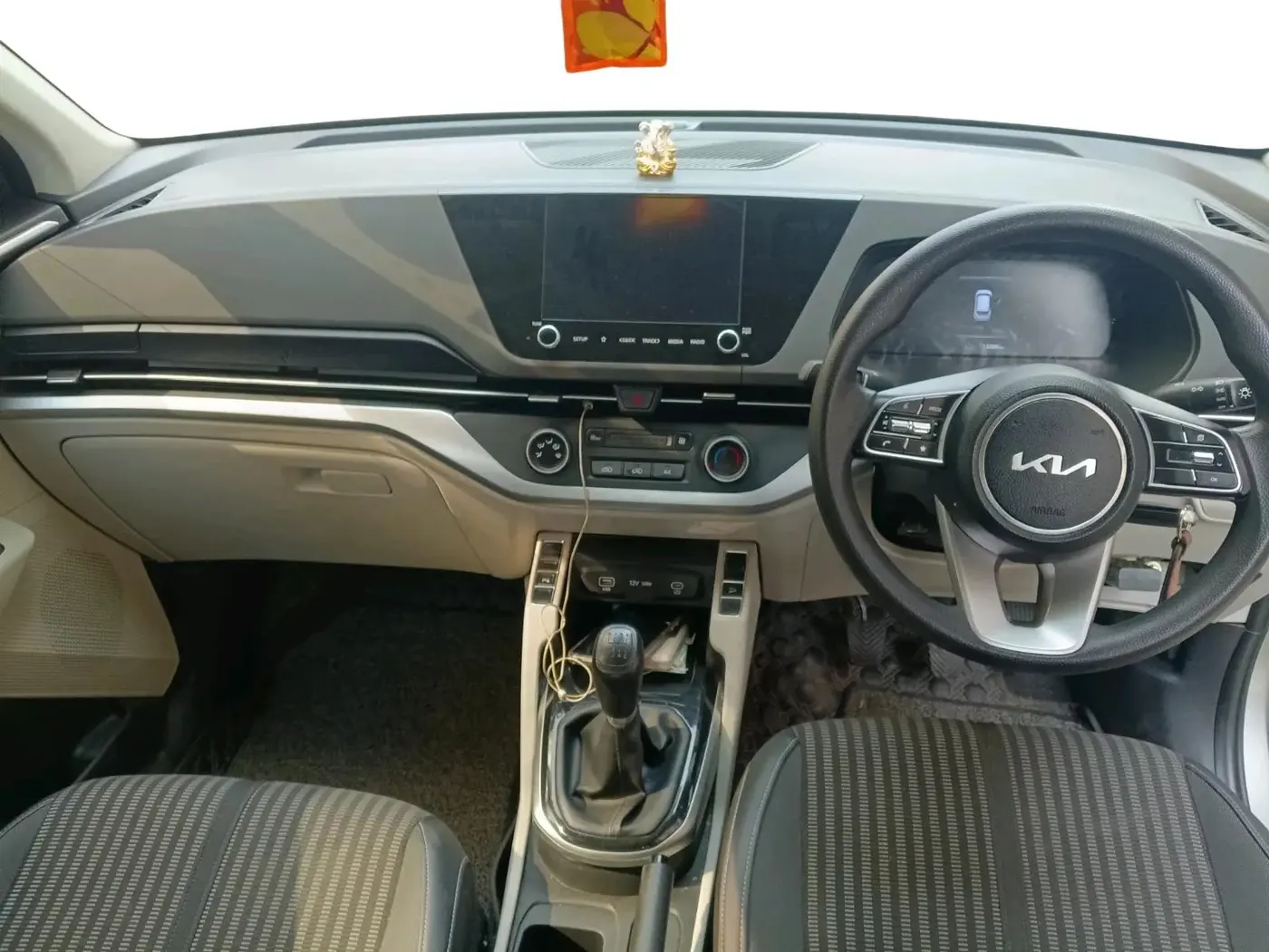 2024 KIA CARENS PRESTIGE 1.5 PETROL 7 STR, Petrol, Manual, 13,388 km, interior