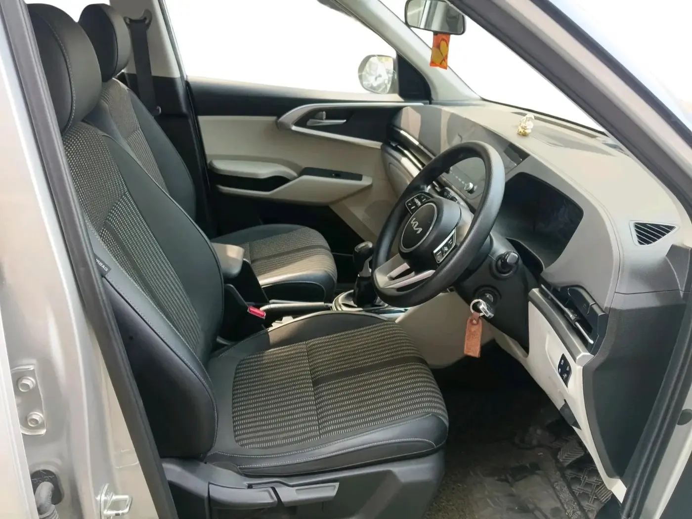 2024 KIA CARENS PRESTIGE 1.5 PETROL 7 STR, Petrol, Manual, 13,388 km, interior