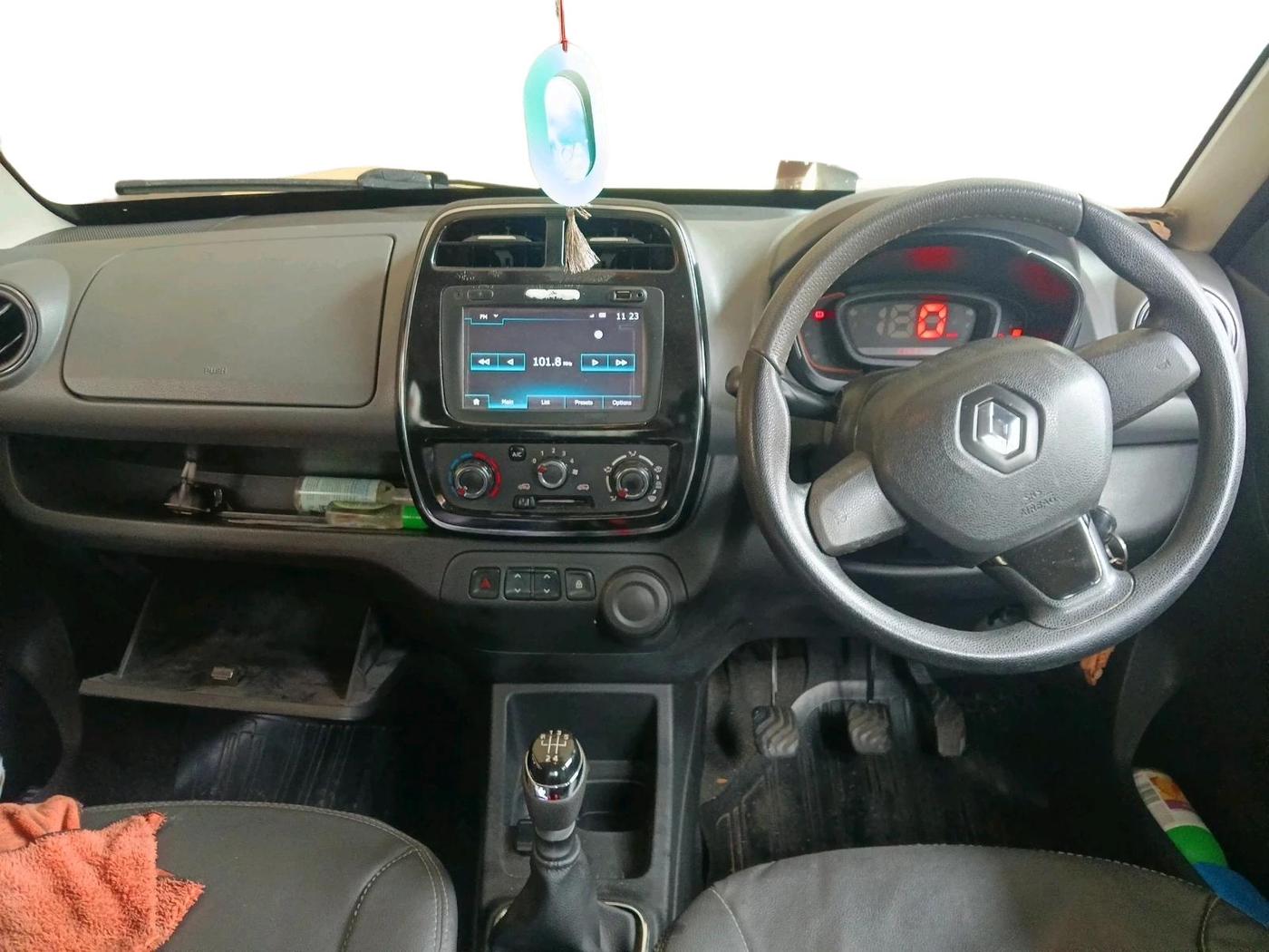 2018 Renault Kwid RXT 1.0 (O), Petrol, Manual, 23,607 km, interior