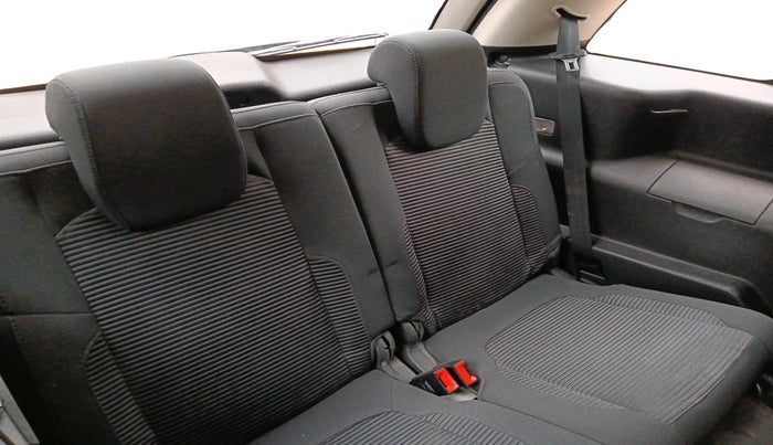 2017 Tata Hexa XMA 4X2 7 STR, Diesel, Automatic, 34,610 km, interior