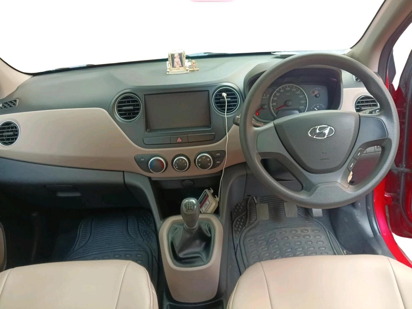 2017 Hyundai Grand i10 MAGNA 1.2 KAPPA VTVT, Petrol, Manual, 9,395 km, interior