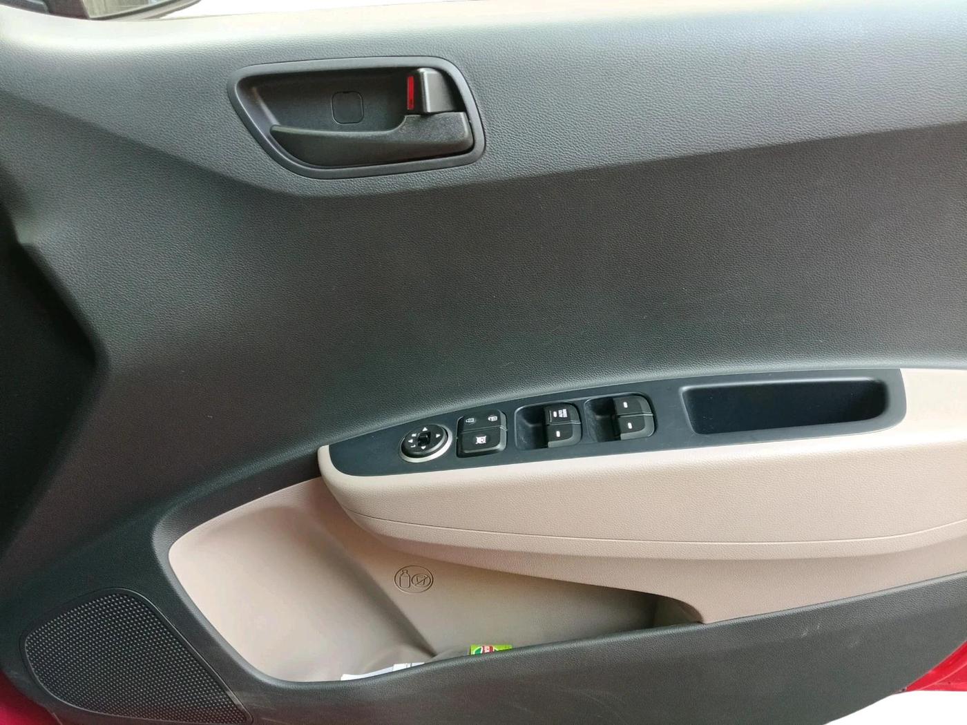 2017 Hyundai Grand i10 MAGNA 1.2 KAPPA VTVT, Petrol, Manual, 9,395 km, interior