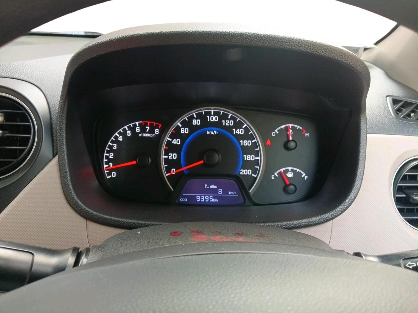 2017 Hyundai Grand i10 MAGNA 1.2 KAPPA VTVT, Petrol, Manual, 9,395 km, interior
