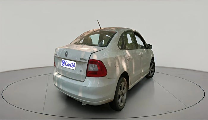 2015 Skoda Rapid AMBITION 1.6 MPI MT, Petrol, Manual, 52,751 km, exterior