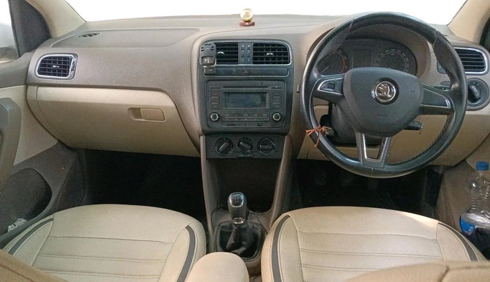 2015 Skoda Rapid AMBITION 1.6 MPI MT, Petrol, Manual, 52,751 km, interior