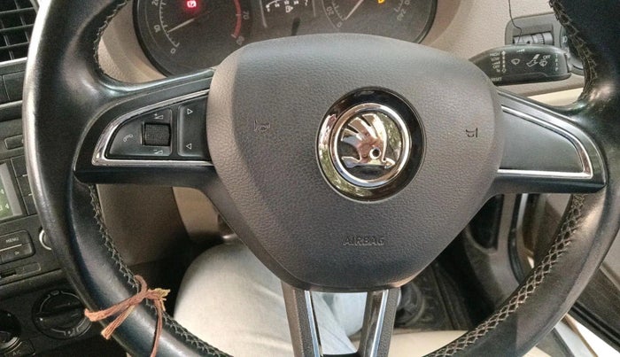 2015 Skoda Rapid AMBITION 1.6 MPI MT, Petrol, Manual, 52,751 km, interior