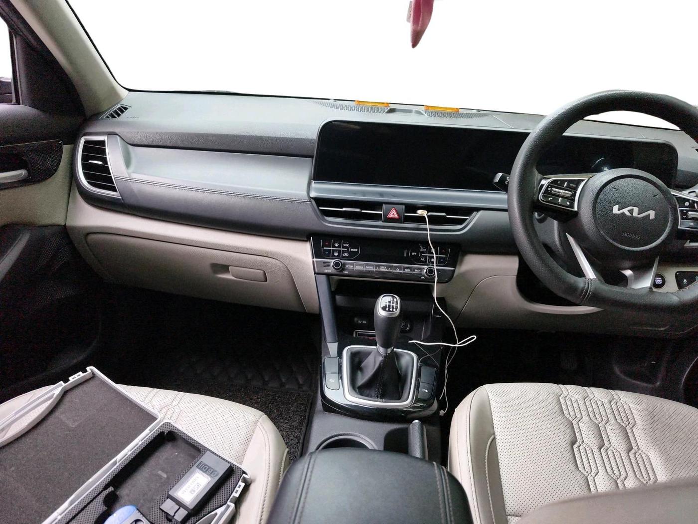 2024 KIA SELTOS  HTX 1.5 PETROL MT, Petrol, Manual, 1 km, interior