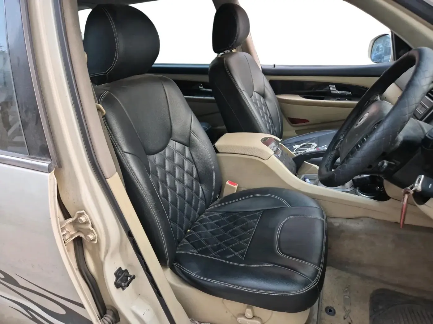 2013 Ssangyong Rexton RX7, Diesel, Automatic, 97,622 km, interior