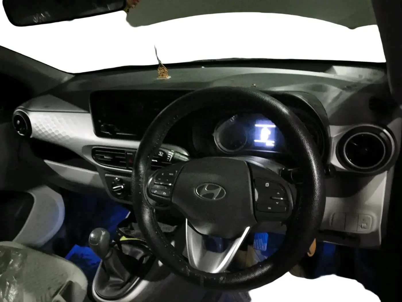 2024 Hyundai GRAND I10 NIOS MAGNA 1.2 KAPPA VTVT, Petrol, Manual, 3,457 km, interior