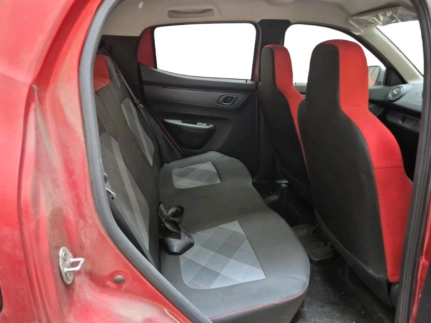 2023 Renault Kwid RXT 1.0 AMT, Petrol, Automatic, 96 km, interior