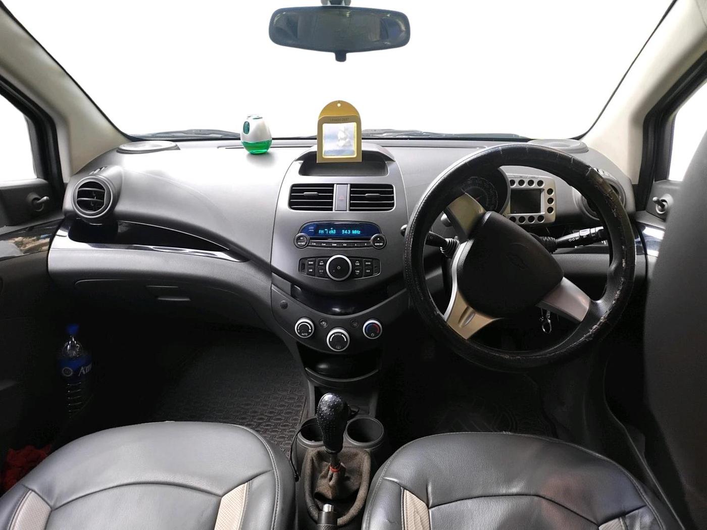 2011 Chevrolet Beat LT PETROL, Petrol, Manual, 1,00,262 km, interior