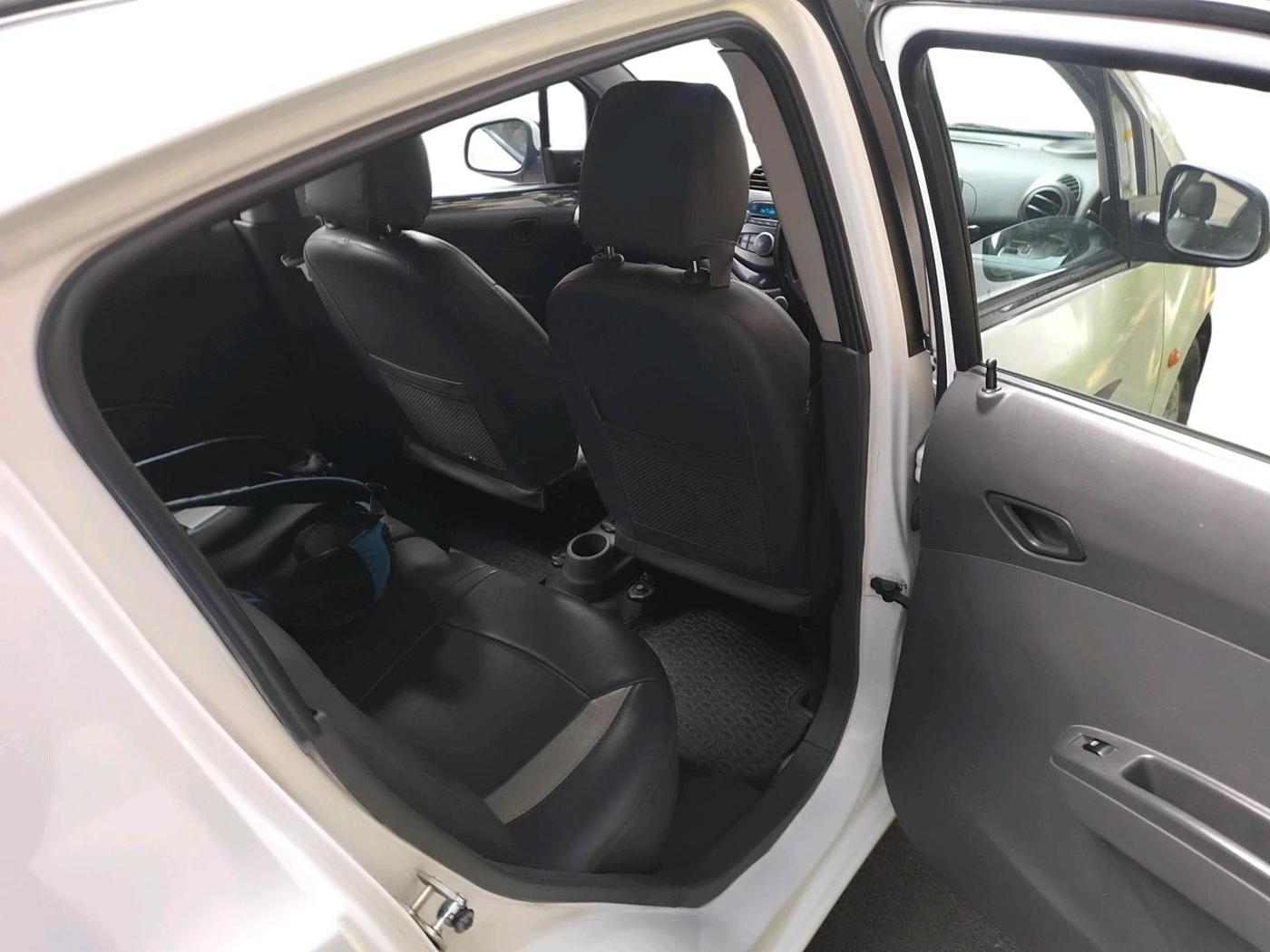 2011 Chevrolet Beat LT PETROL, Petrol, Manual, 1,00,262 km, interior